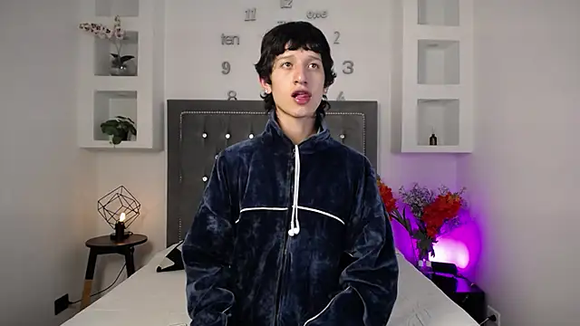 Snapshot of Emo_Boy_ chatting on December 2025 03:48:01 AM Emo Boy online show from December 2025 03:48:01 AM