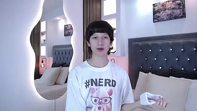 Snapshot of Emo_Boy_ chatting on March 2026 08:15:02 PM Emo Boy online show from March 2026 08:15:02 PM