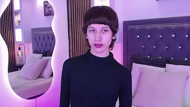 Emo Boy  online show from April 2026 08:36:02 PM