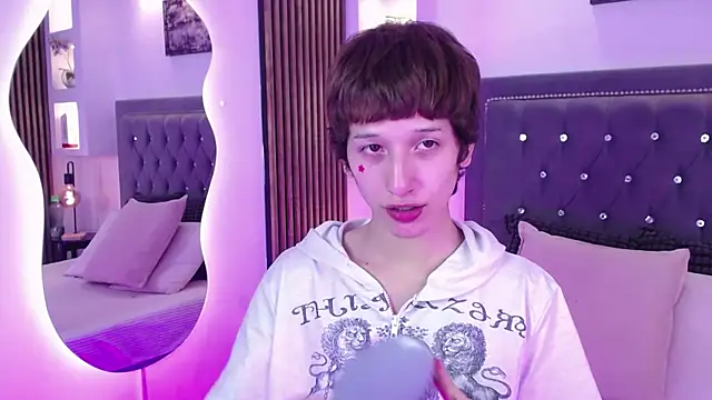 Emo Boy  online show from May 2026 08:48:02 PM
