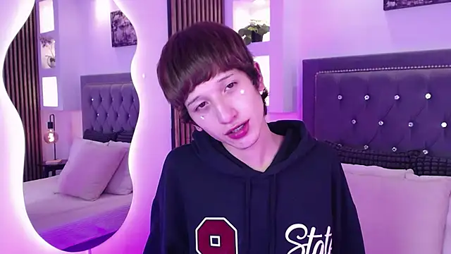 Emo Boy  online show from May 2026 08:38:02 PM