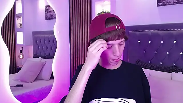 Emo Boy  online show from May 2026 08:39:01 PM