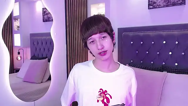 Emo Boy  online show from May 2026 08:25:01 PM