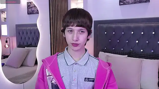 Emo Boy  online show from May 2026 08:25:01 PM