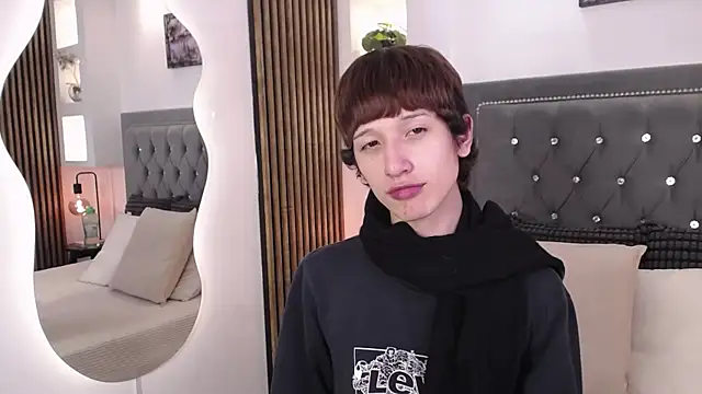 Emo Boy  online show from May 2026 08:28:02 PM