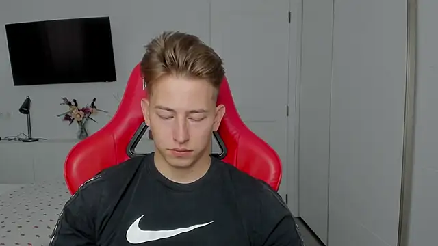 Snapshot of find0m_master chatting on October 2025 02:16:01 PM find0m master online show from October 2025 02:16:01 PM