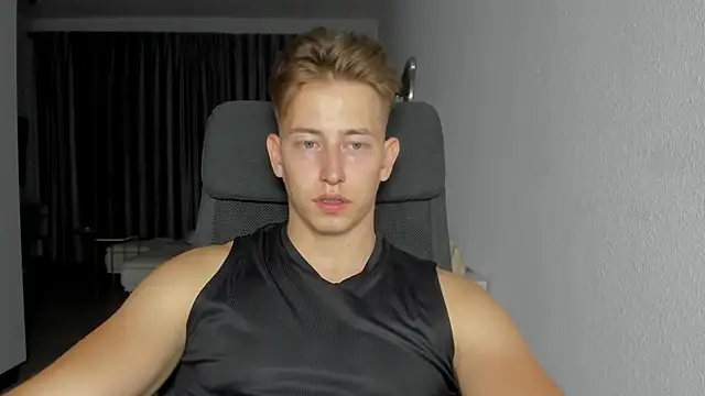 Snapshot of find0m_master chatting on October 2025 10:43:02 PM find0m master online show from October 2025 10:43:02 PM