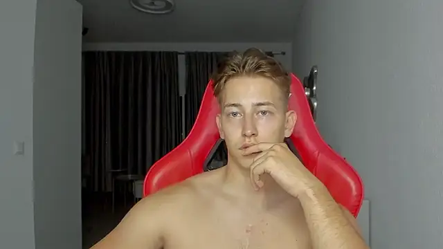 Snapshot of find0m_master chatting on October 2025 11:38:01 PM find0m master online show from October 2025 11:38:01 PM