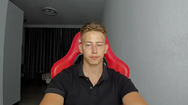 Snapshot of find0m_master chatting on October 2025 10:33:02 PM find0m master online show from October 2025 10:33:02 PM