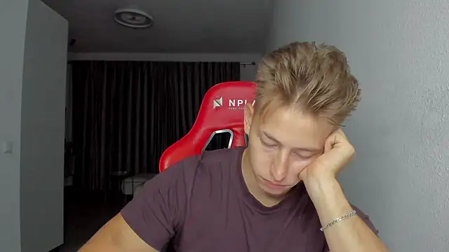 Snapshot of find0m_master chatting on November 2025 11:37:01 PM find0m master online show from November 2025 11:37:01 PM