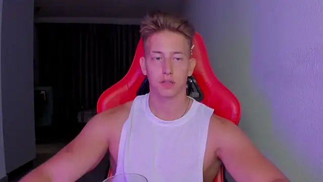 Snapshot of find0m_master chatting on November 2025 07:25:02 PM find0m master online show from November 2025 07:25:02 PM