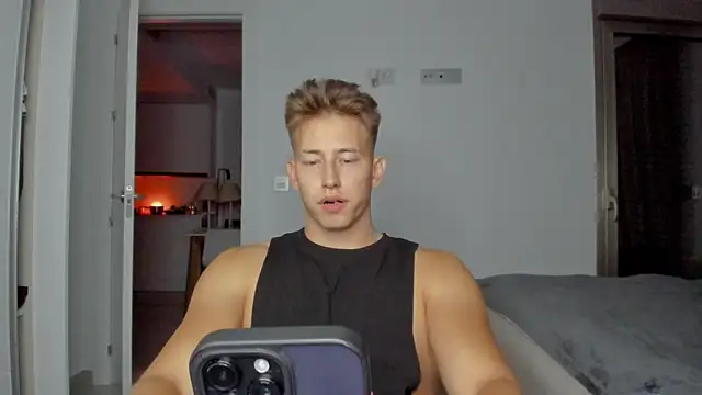 Snapshot of find0m_master chatting on December 2025 10:15:01 PM find0m master online show from December 2025 10:15:01 PM