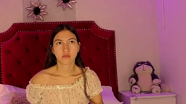 Sara Collinss  online show from November 2025 11:24:02 AM