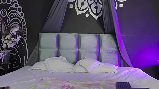 Aranzza Ross online show from December 2025 08:37:02 PM