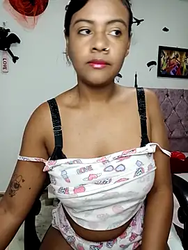 vannesitha25 online show from November 2025 02:51:01 PM