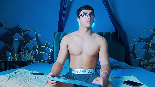 Snapshot of Stefano_Calle chatting on November 2025 12:27:02 PM Stefano Calle online show from November 2025 12:27:02 PM