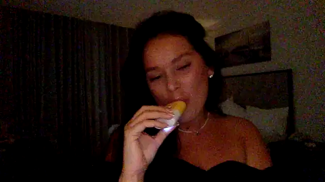 Fayronna online show from February 2026 03:49:02 PM