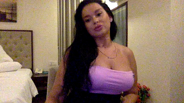 Fayronna online show from February 2026 06:26:02 PM