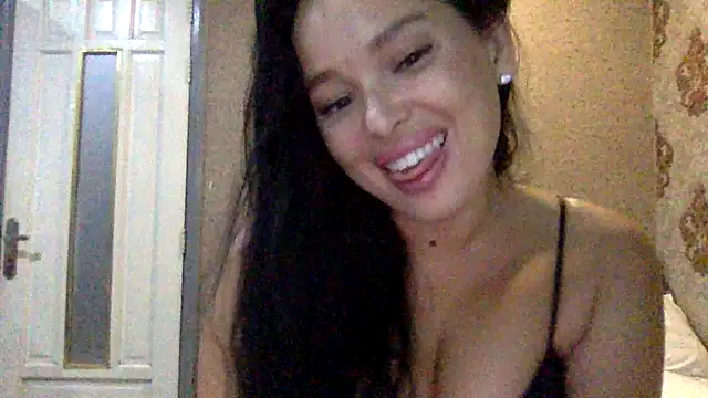 Fayronna online show from March 2026 10:17:02 PM