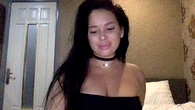 Fayronna online show from March 2026 08:37:02 PM