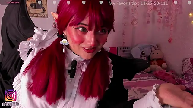 Snapshot of Emilycollei chatting on November 2025 03:17:01 AM Emilycollei online show from November 2025 03:17:01 AM