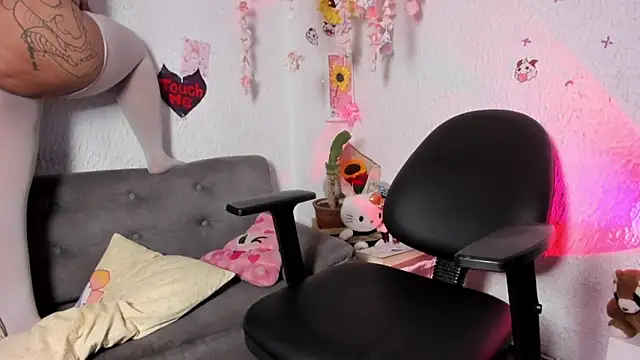 Emilycollei online show from March 2026 02:04:01 AM