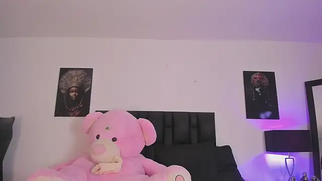 Snapshot of SaradaParker chatting on April 2026 04:59:02 PM SaradaParker online show from April 2026 04:59:02 PM