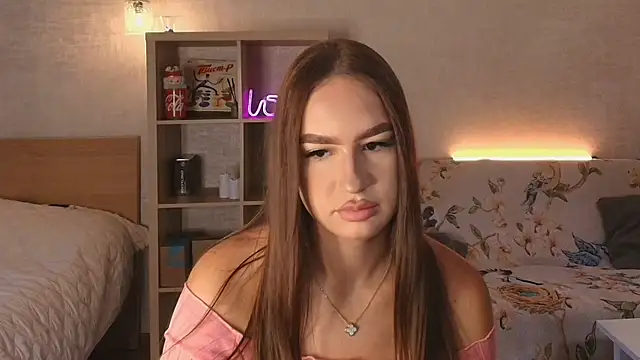 Snapshot of MayaGlow chatting on October 2025 10:51:01 AM MayaGlow online show from October 2025 10:51:01 AM