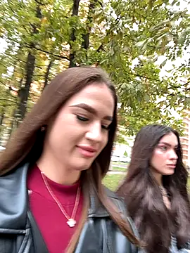 Snapshot of MayaGlow chatting on October 2025 11:22:01 AM MayaGlow online show from October 2025 11:22:01 AM