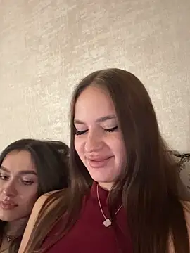 Snapshot of MayaGlow chatting on October 2025 05:52:01 AM MayaGlow online show from October 2025 05:52:01 AM