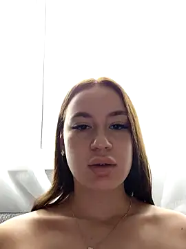 Snapshot of MayaGlow chatting on November 2025 06:01:02 AM MayaGlow online show from November 2025 06:01:02 AM