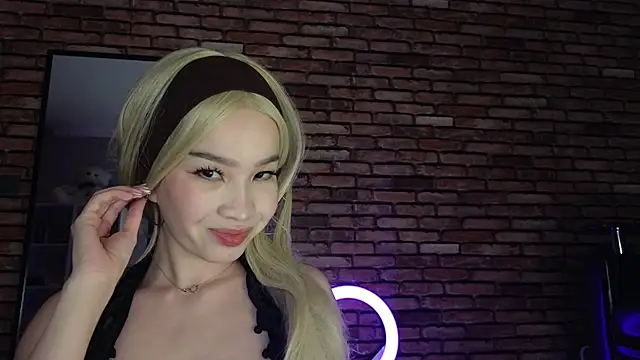 Snapshot of saya_li1 chatting on December 2025 04:32:01 AM saya li1 online show from December 2025 04:32:01 AM