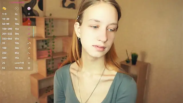 Snapshot of IveyColley chatting on October 2025 09:13:01 AM IveyColley online show from October 2025 09:13:01 AM