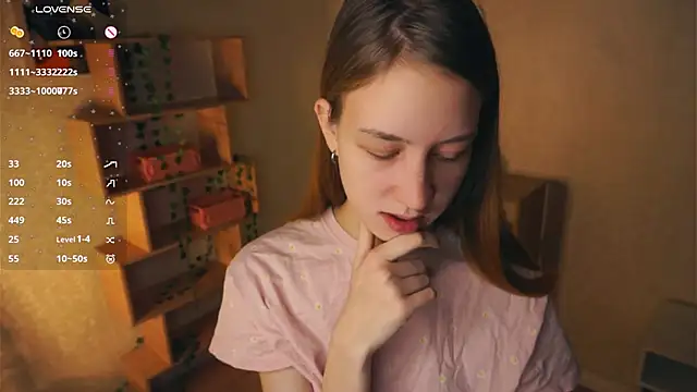 Snapshot of IveyColley chatting on December 2025 07:06:02 AM IveyColley online show from December 2025 07:06:02 AM