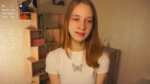 Snapshot of IveyColley chatting on December 2025 07:49:02 AM IveyColley online show from December 2025 07:49:02 AM