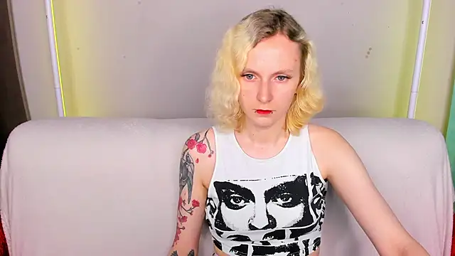 LikiLips online show from June 2026 01:03:01 AM