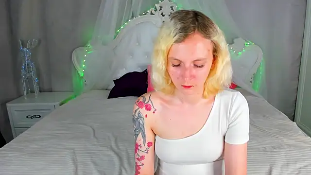 LikiLips online show from June 2026 05:12:01 AM