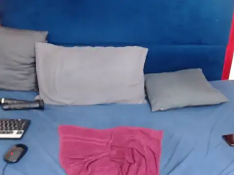 Snapshot of CaramelBootty chatting on October 2025 04:10:02 AM CaramelBootty online show from October 2025 04:10:02 AM