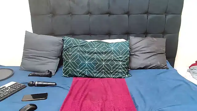 Snapshot of CaramelBootty chatting on February 2026 04:19:02 AM CaramelBootty online show from February 2026 04:19:02 AM