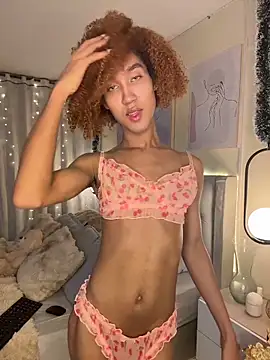 Snapshot of Chloe_Celeste chatting on December 2025 01:33:02 AM Chloe Celeste online show from December 2025 01:33:02 AM