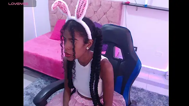 Snapshot of thianahorny chatting on October 2025 12:28:01 PM thianahorny online show from October 2025 12:28:01 PM