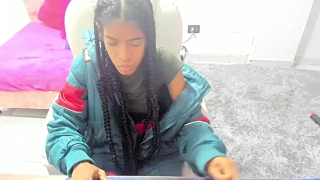 Snapshot of thianahorny chatting on November 2025 09:31:02 AM thianahorny online show from November 2025 09:31:02 AM