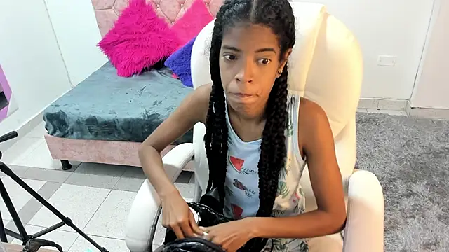 Snapshot of thianahorny chatting on November 2025 12:08:02 PM thianahorny online show from November 2025 12:08:02 PM