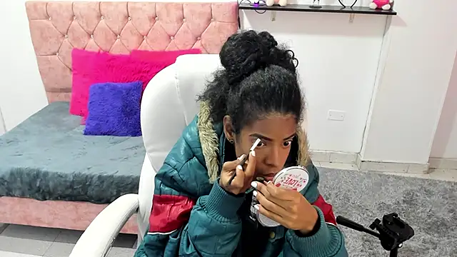 Snapshot of thianahorny chatting on December 2025 12:25:01 PM thianahorny online show from December 2025 12:25:01 PM