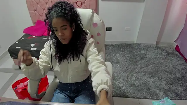 thianahorny online show from February 2026 12:45:02 PM