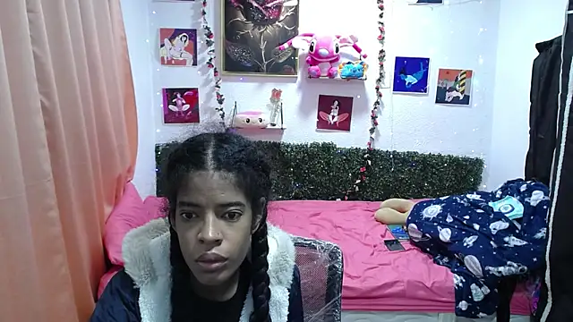 thianahorny online show from April 2026 12:36:01 PM