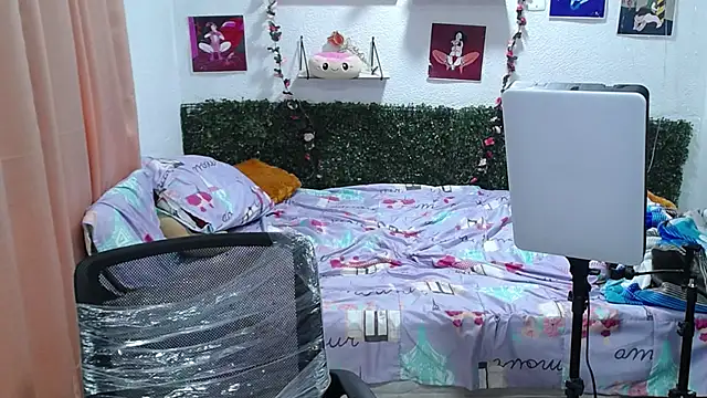 thianahorny online show from May 2026 01:38:02 PM