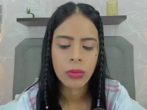 Snapshot of laura_maite_ chatting on November 2025 12:16:02 PM laura maite online show from November 2025 12:16:02 PM