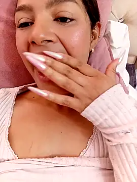 Snapshot of MeganHillss chatting on December 2025 05:20:01 PM MeganHillss online show from December 2025 05:20:01 PM