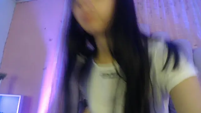 Snapshot of SweetRenata_ chatting on December 2025 11:28:02 AM SweetRenata online show from December 2025 11:28:02 AM